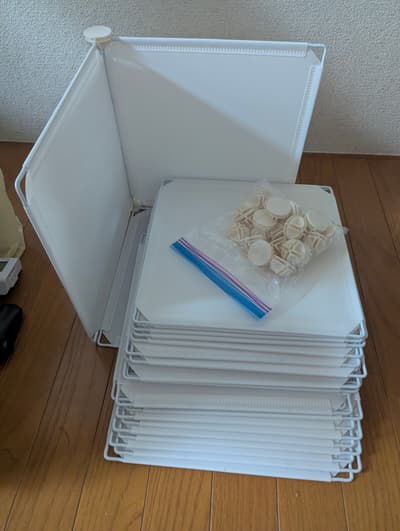 Modular plastic panel storage set